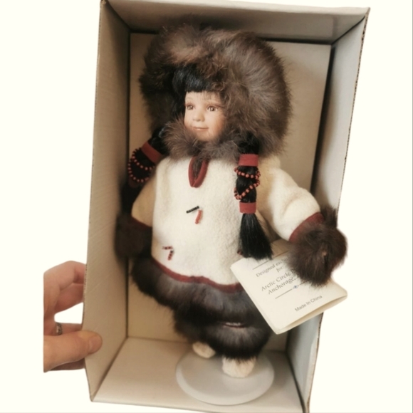 Vintage Alaskan friends porcelain